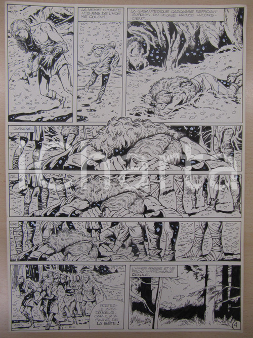 1976 BD FANTASY FRANCE La saga de KABUR N° 2 tav.4 Original BERNASCONI LUBE 15 marzo 1976 FANTASY FRANCESE LA SAGA DE KABUR episodio n° 2 - VARLACH LE DEMON Tavola 4 Tavola originale di LUBE cm 35 x 45 Pregevole tavola originale e autografa, realizzata a china su carta, del grande disegnatore Luciano Bernasconi (LUBE), per il noto fumetto fantasy eroico francese 'La saga de Kabur', su testo di Claude J. Legrand e pubblicato dalle Edizioni Lug. Il fumetto narra le avventure del principe Kabur d'Ultima Thulé, esiliato dal suo regno e condannato a errare con la fedele compagna Lagrid. In mediocri condizioni (piegature angolari). Tavola d'epoca, originale, autentica. NOTA BIOGRAFICA Luciano Bernasconi (alias Lube, Saint Germain) nasce a Roma nel 1939. Dal 1959 al 1964 prepara i disegni a matita per Carlo Cedroni, disegnatore dell'agenzia romana Barbato/Mancini che si occupa della produzione di fumetti per 1'editrice Lug di Lione. Nello stesso periodo ha anche saltuarie collaborazioni, sempre per le matite, con Alberto Giolitti, Ruggero Giovannini, Gino Guida, Nevio Zeccara e Annibale Casabianca. Nel 1966 inizia la collaborazione con le Edizioni Europer di Roma, disegnando serie di guerra per la testata ATTAK. Nel 1967 lega il suo nome alla serie PAPPAGONE, ideata e sceneggiata da Luigi De Filippo e la serie successiva CICCIO E FRANCO. Per la stessa casa editrice, la Gallo Rosso di Roma, disegna alcuni fascicoli della Donna Invisibile più varie illustrazioni. Nel 1968 disegna tre albi dell'Intrepido per 1'Editrice Universo. Nel 1969 inizia la collaborazione, tramite l'agenzia Martini/Maffi di Milano con le Editions Lug, realizzando le serie WAMPUS e BOB LANCE. Dal 1970 ha inizio la collaborazione diretta con 1'editrice francese, collaborazione che durerà fino alla chiusura della stessa. Per la Francia, realizza vari personaggi L'AUTRE, KABUR, WAKI, LE GLADIATEUR DE BRONZE, BOB FLAY, L'AMI BARRY, JEFF SULLIVAN, BILLY BOYD, PHENIX, KIT KAPPA, BABY BANG (alcuni episodi), STARLOK, IL GRANDE BLEK (2 episodi) più alcune storie singole. Nel 1978 inizia a lavorare con il Giornalino della San Paolo Editrice per cui esegue storie brevi che spaziano dal costume alla fantascienza. Nel 1979 ha inizio anche la collaborazione con la Edifumetto di Milano, per la quale realizza storie di genere erotico/porno, collaborazione che dura sino alla chiusura della casa editrice creata da Renzo Barbieri. Nel 1983 è invitato a partecipare al fumetto dell'estate Welcome to Rome, su sceneggiatura di Dal Prà, da un'idea dell'assessore Nicolini. Fa parte dei 40 disegnatori che si alternano alla realizzazione della storia, pubblicata a puntate sul quotidiano Il Messaggero. Dal 1989 collabora con la Blue Press di Roma, sempre nel genere erotico/porno ed esegue anche due racconti per la testata Splatter. Nel dicembre del 1990 disegna il numero di Natale di BLACK JACK per la Edifumetto. Nel 1991 disegna le matite del quarto episodio di Gordon Linch, con inchiostri di Della Monica. Dello stesso anno è anche una storia breve per 1'Intrepido. Nel 1993 esegue varie storie tra cui un'avventura di Sherlock Holmes (inedita) per la rivista Crimen. Tra il 1994 e il 1995 collabora con 1'editrice Fenix di Roma, disegnando varie storie, tra cui la versione a fumetti del romanzo erotico GAMIANI. Nell'estate del 1995 riprende la collaborazione con L'Intrepido, disegnando due storie Western di Dal Prà e alcuni episodi della serie I CUSTODI.Comparso sulla Enciclopedia del Fumetto di Graziano Origa nel 1977, appare anche su Foto di famiglia di Gianni Bono su TEX n° 172 del 1975. Citazioni altresì su DIVA della Glittering Images di Firenze e pubblicazioni francesi tra cui: Le Collectionneur de Bandes Dessinees. originale e autentica 1 1976 BD FANTASY FRANCE La saga de KABUR N° 2 tav.4 Original BERNASCONI LUBE 15 marzo 1976 FANTASY FRANCESE LA SAGA DE KABUR episodio n° 2 - VARLACH LE DEMON Tavola 4 Tavola originale di LUBE cm 35 x 45 Pregevole tavola originale e autografa, realizzata a china su carta, del grande disegnatore Luciano Bernasconi (LUBE), per il noto fumetto fantasy eroico francese 'La saga de Kabur', su testo di Claude J. Legrand e pubblicato dalle Edizioni Lug. Il fumetto narra le avventure del principe Kabur d'Ultima Thulé, esiliato dal suo regno e condannato a errare con la fedele compagna Lagrid. In mediocri condizioni (piegature angolari). Tavola d'epoca, originale, autentica. NOTA BIOGRAFICA Luciano Bernasconi (alias Lube, Saint Germain) nasce a Roma nel 1939. Dal 1959 al 1964 prepara i disegni a matita per Carlo Cedroni, disegnatore dell'agenzia romana Barbato/Mancini che si occupa della produzione di fumetti per 1'editrice Lug di Lione. Nello stesso periodo ha anche saltuarie collaborazioni, sempre per le matite, con Alberto Giolitti, Ruggero Giovannini, Gino Guida, Nevio Zeccara e Annibale Casabianca. Nel 1966 inizia la collaborazione con le Edizioni Europer di Roma, disegnando serie di guerra per la testata ATTAK. Nel 1967 lega il suo nome alla serie PAPPAGONE, ideata e sceneggiata da Luigi De Filippo e la serie successiva CICCIO E FRANCO. Per la stessa casa editrice, la Gallo Rosso di Roma, disegna alcuni fascicoli della Donna Invisibile più varie illustrazioni. Nel 1968 disegna tre albi dell'Intrepido per 1'Editrice Universo. Nel 1969 inizia la collaborazione, tramite l'agenzia Martini/Maffi di Milano con le Editions Lug, realizzando le serie WAMPUS e BOB LANCE. Dal 1970 ha inizio la collaborazione diretta con 1'editrice francese, collaborazione che durerà fino alla chiusura della stessa. Per la Francia, realizza vari personaggi L'AUTRE, KABUR, WAKI, LE GLADIATEUR DE BRONZE, BOB FLAY, L'AMI BARRY, JEFF SULLIVAN, BILLY BOYD, PHENIX, KIT KAPPA, BABY BANG (alcuni episodi), STARLOK, IL GRANDE BLEK (2 episodi) più alcune storie singole. Nel 1978 inizia a lavorare con il Giornalino della San Paolo Editrice per cui esegue storie brevi che spaziano dal costume alla fantascienza. Nel 1979 ha inizio anche la collaborazione con la Edifumetto di Milano, per la quale realizza storie di genere erotico/porno, collaborazione che dura sino alla chiusura della casa editrice creata da Renzo Barbieri. Nel 1983 è invitato a partecipare al fumetto dell'estate Welcome to Rome, su sceneggiatura di Dal Prà, da un'idea dell'assessore Nicolini. Fa parte dei 40 disegnatori che si alternano alla realizzazione della storia, pubblicata a puntate sul quotidiano Il Messaggero. Dal 1989 collabora con la Blue Press di Roma, sempre nel genere erotico/porno ed esegue anche due racconti per la testata Splatter. Nel dicembre del 1990 disegna il numero di Natale di BLACK JACK per la Edifumetto. Nel 1991 disegna le matite del quarto episodio di Gordon Linch, con inchiostri di Della Monica. Dello stesso anno è anche una storia breve per 1'Intrepido. Nel 1993 esegue varie storie tra cui un'avventura di Sherlock Holmes (inedita) per la rivista Crimen. Tra il 1994 e il 1995 collabora con 1'editrice Fenix di Roma, disegnando varie storie, tra cui la versione a fumetti del romanzo erotico GAMIANI. Nell'estate del 1995 riprende la collaborazione con L'Intrepido, disegnando due storie Western di Dal Prà e alcuni episodi della serie I CUSTODI.Comparso sulla Enciclopedia del Fumetto di Graziano Origa nel 1977, appare anche su Foto di famiglia di Gianni Bono su TEX n° 172 del 1975. Citazioni altresì su DIVA della Glittering Images di Firenze e pubblicazioni francesi tra cui: Le Collectionneur de Bandes Dessinees. originale e autentica 1